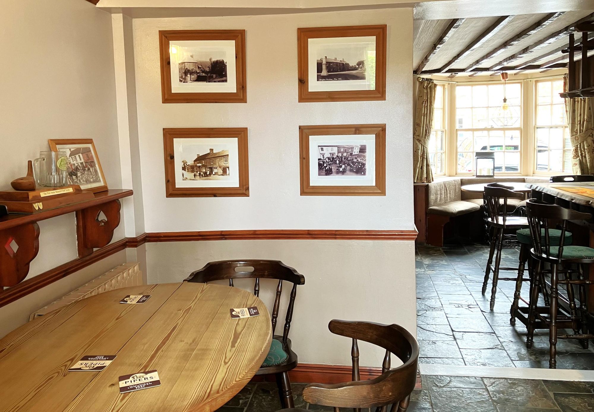 (Pub, Bar). Published on 29-05-2024