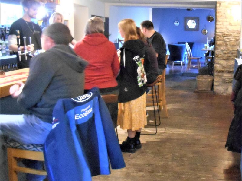 (Pub, Bar). Published on 10-04-2022 
