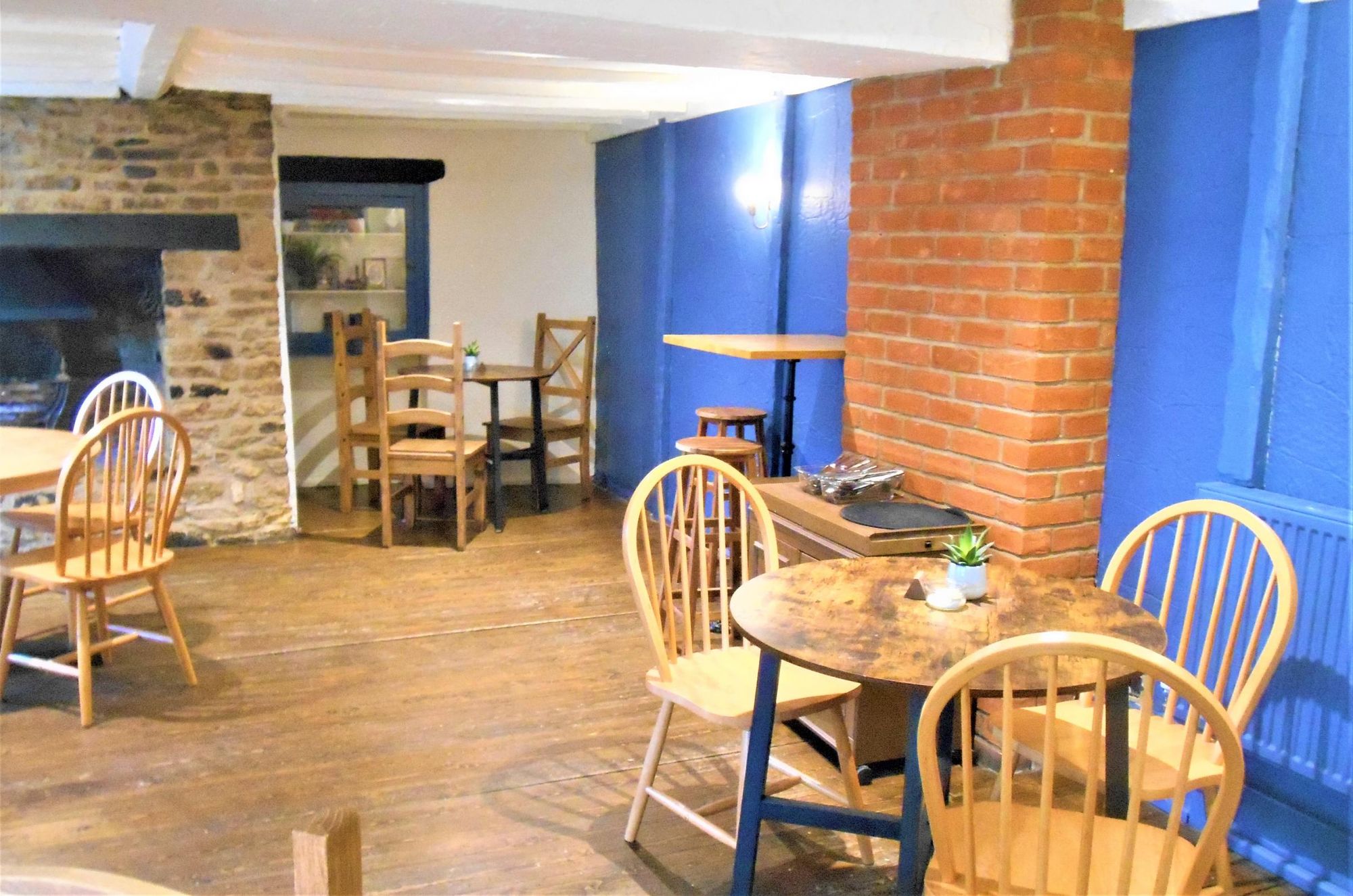 (Pub, Restaurant). Published on 10-04-2022