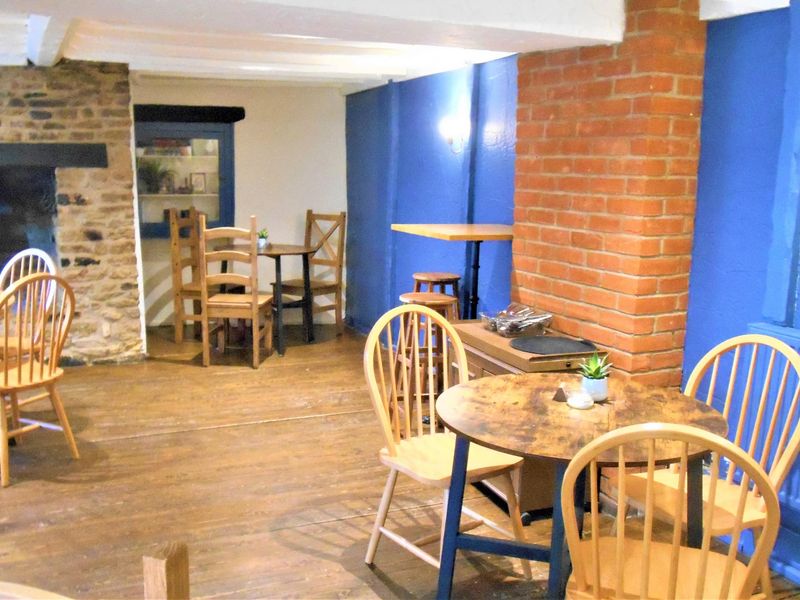 (Pub, Restaurant). Published on 10-04-2022 