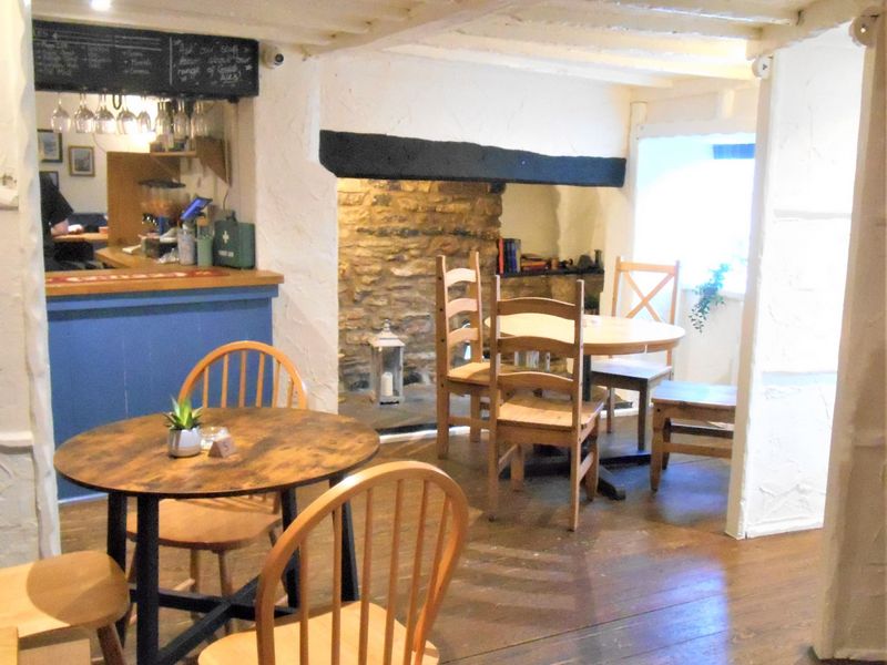 (Pub, Restaurant). Published on 10-04-2022 