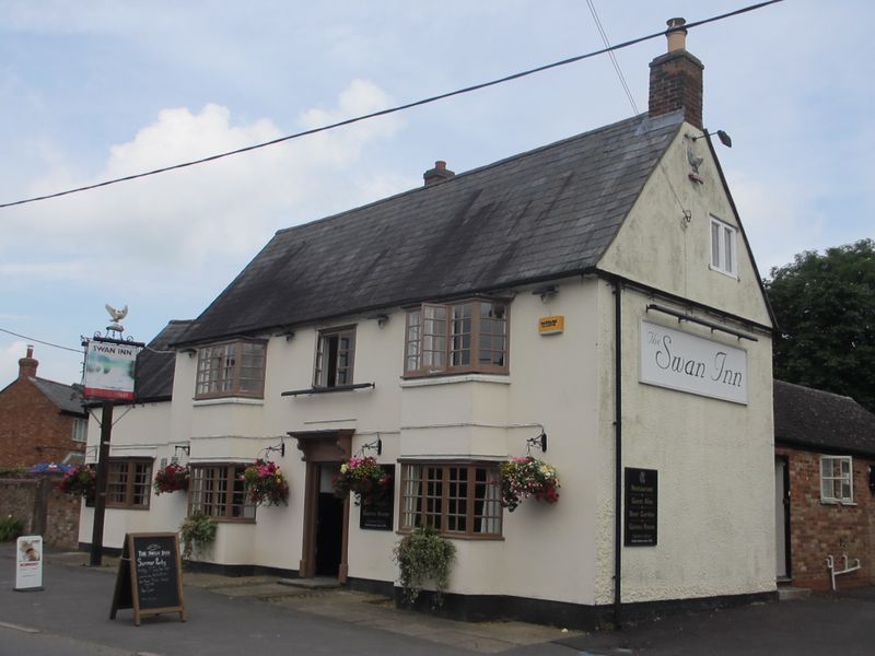 Swan, Great Horwood. (Pub, External). Published on 27-06-2014