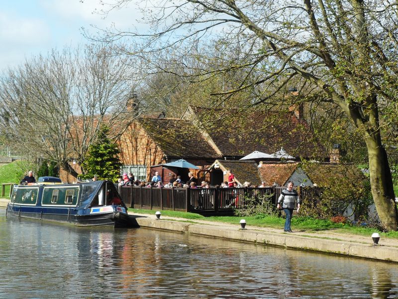 The Black Horse, Great Linford. (Pub, External). Published on 27-05-2014
