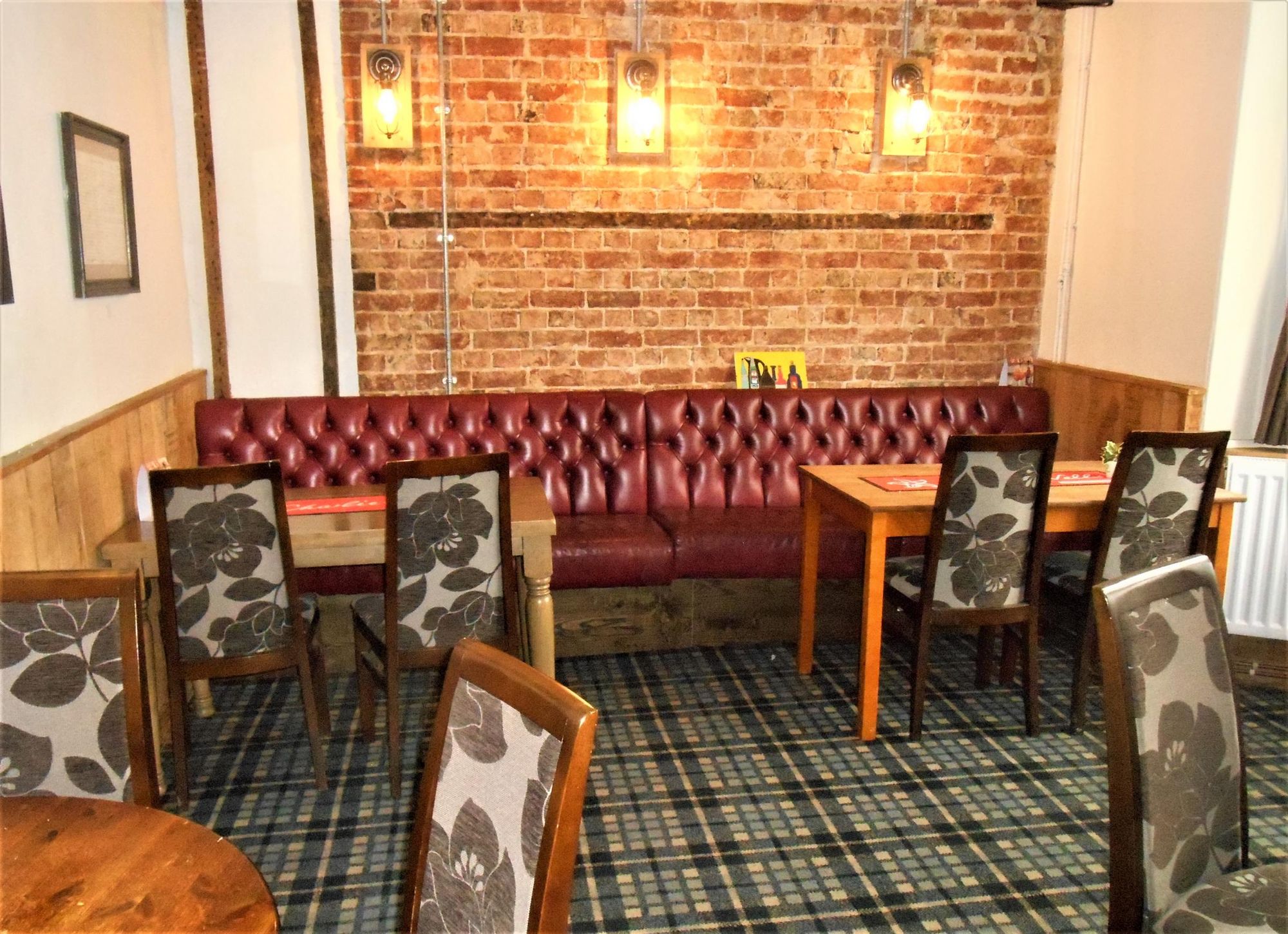 (Pub, Bar). Published on 18-03-2022
