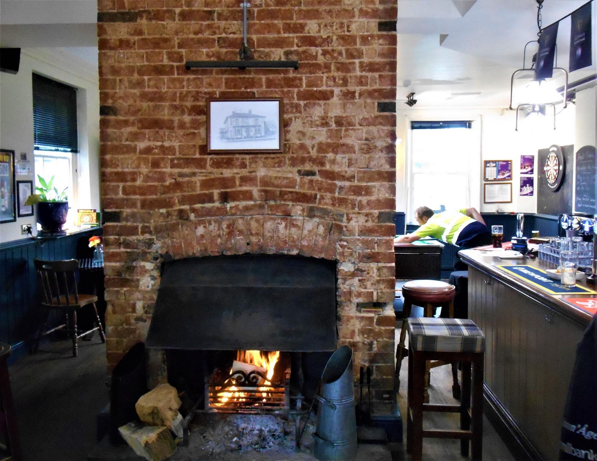 (Pub, Bar). Published on 18-03-2022