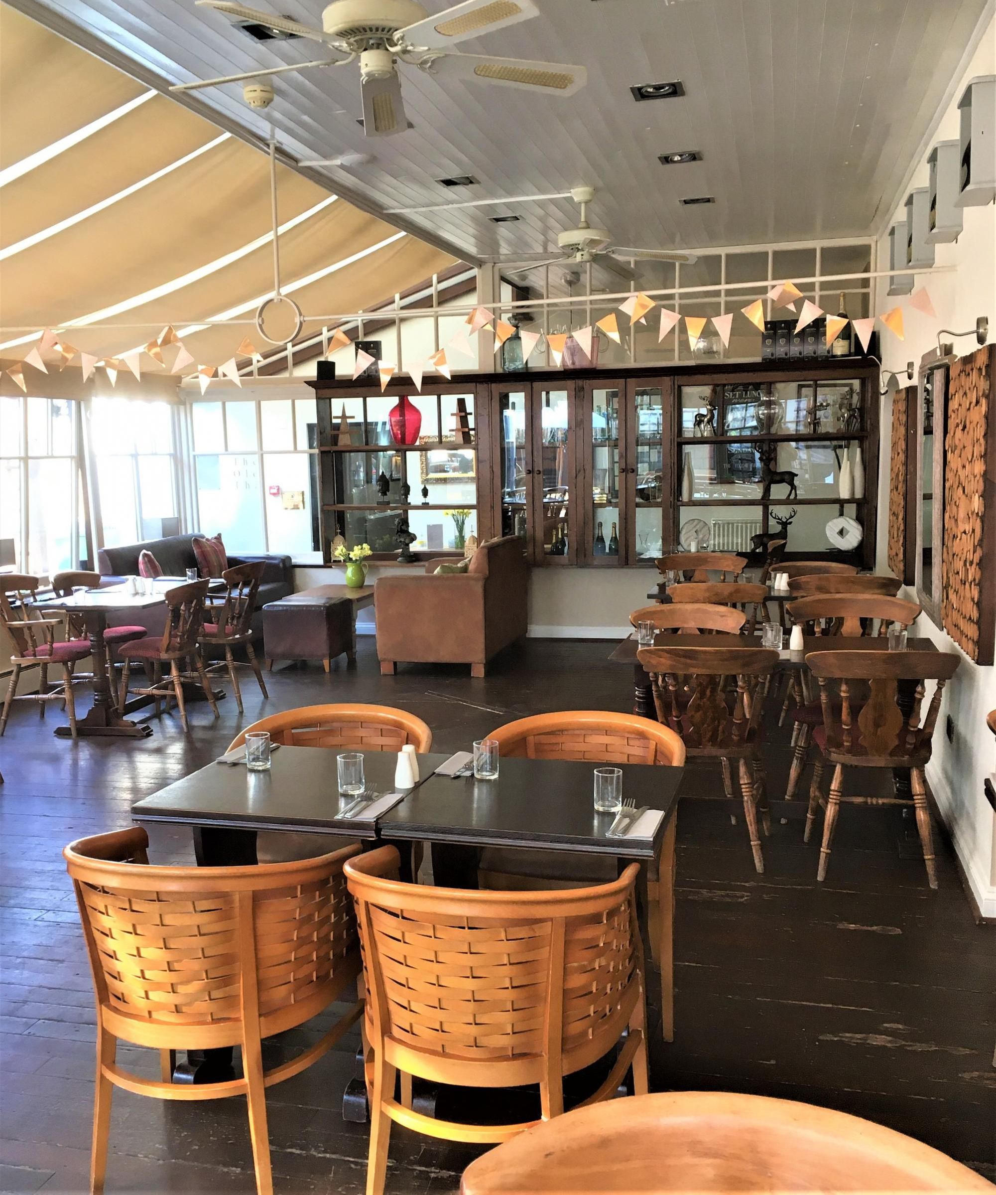 (Pub, Restaurant). Published on 23-03-2022