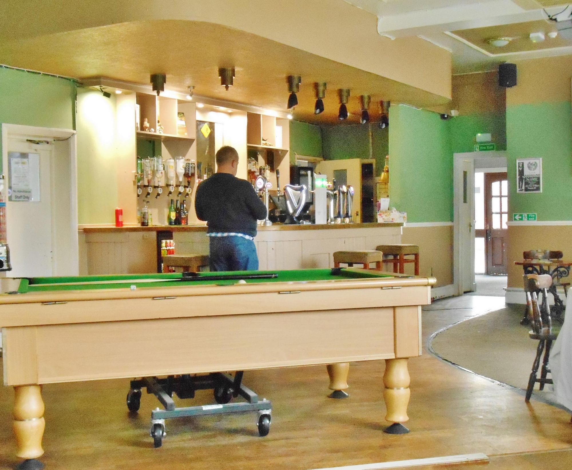 (Pub, Bar). Published on 26-07-2021