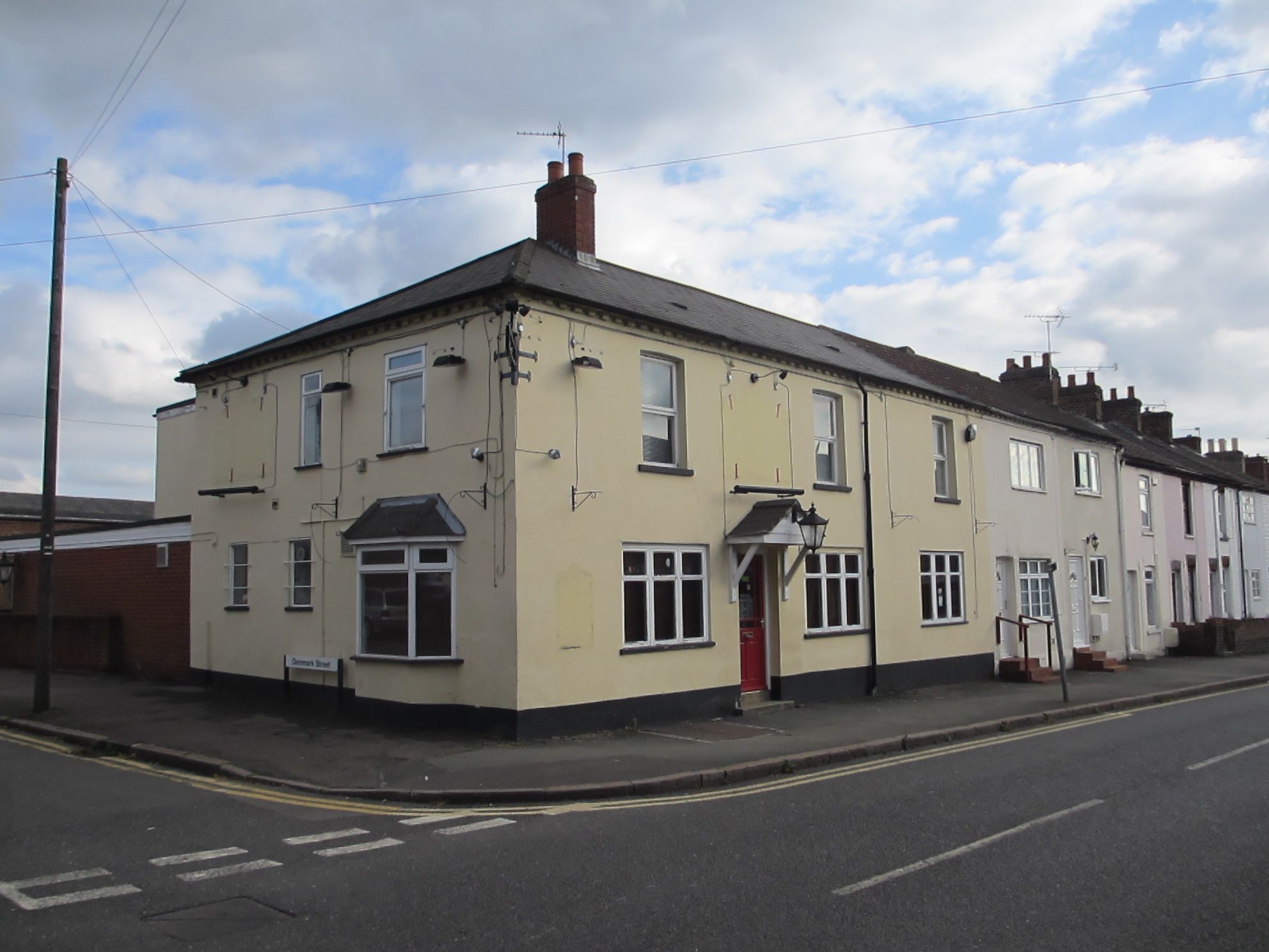 The Foundry Arms, Fenny Stratford. (Pub, External). Published on 12-06-2014