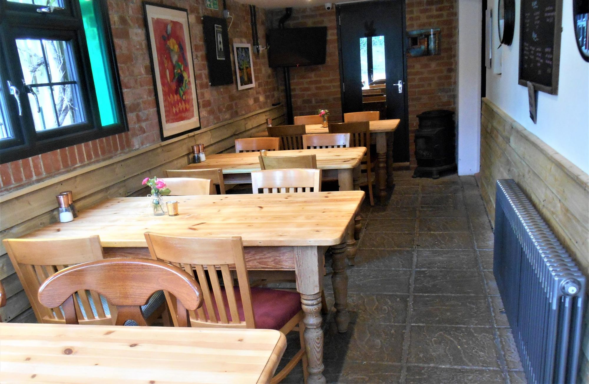Garden Room. (Pub, Bar). Published on 01-06-2022