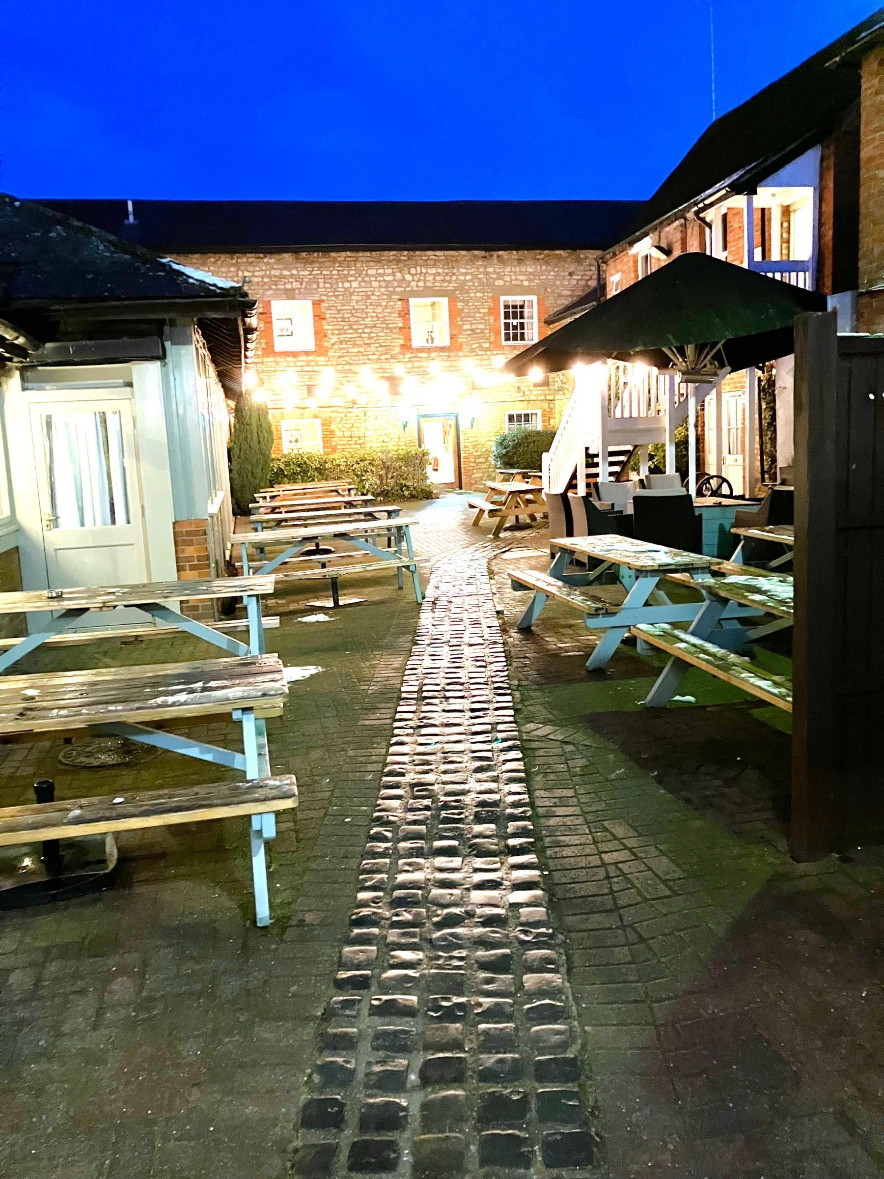 (Pub, External, Garden). Published on 30-12-2022