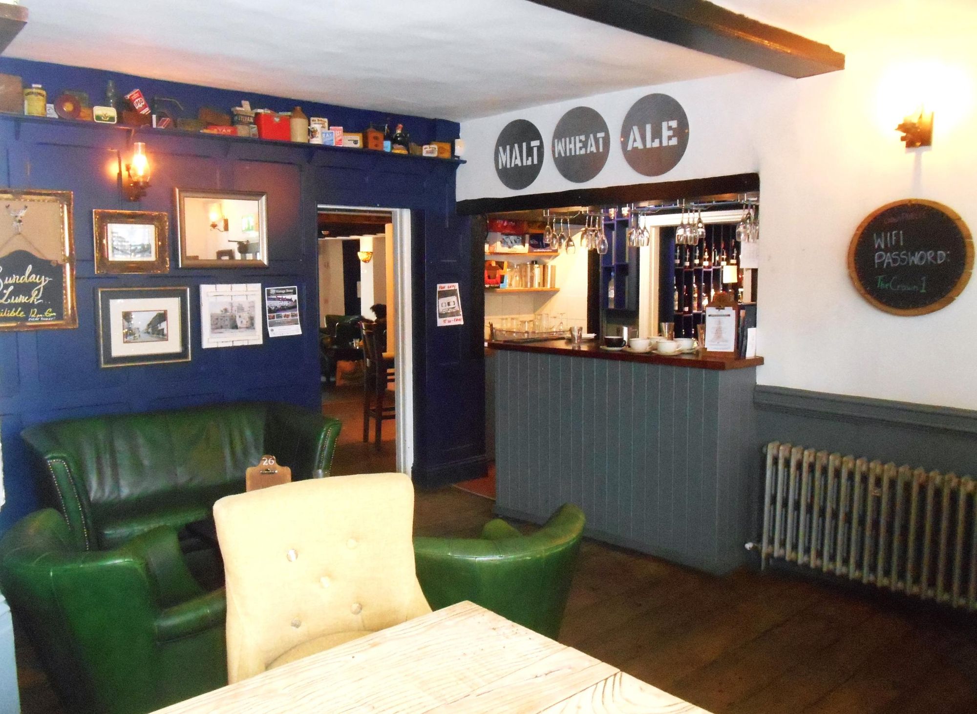 The Crown, Stony Stratford. (Pub, Bar). Published on 28-12-2022