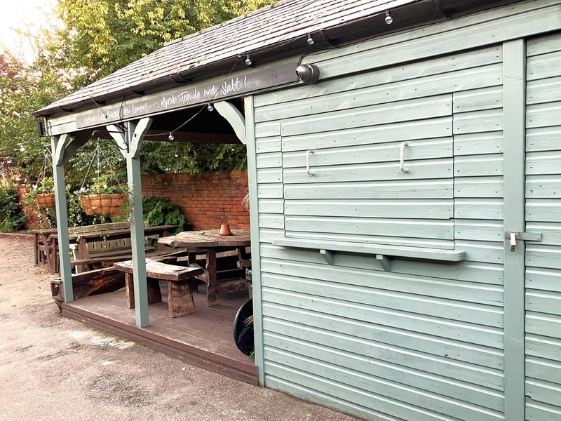 (Pub, External, Bar, Garden). Published on 20-10-2024