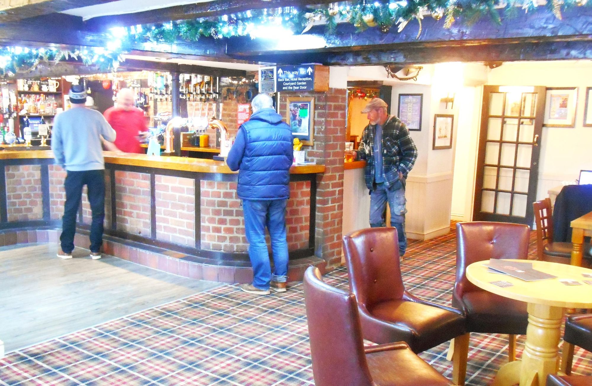 (Pub, Bar). Published on 30-12-2022