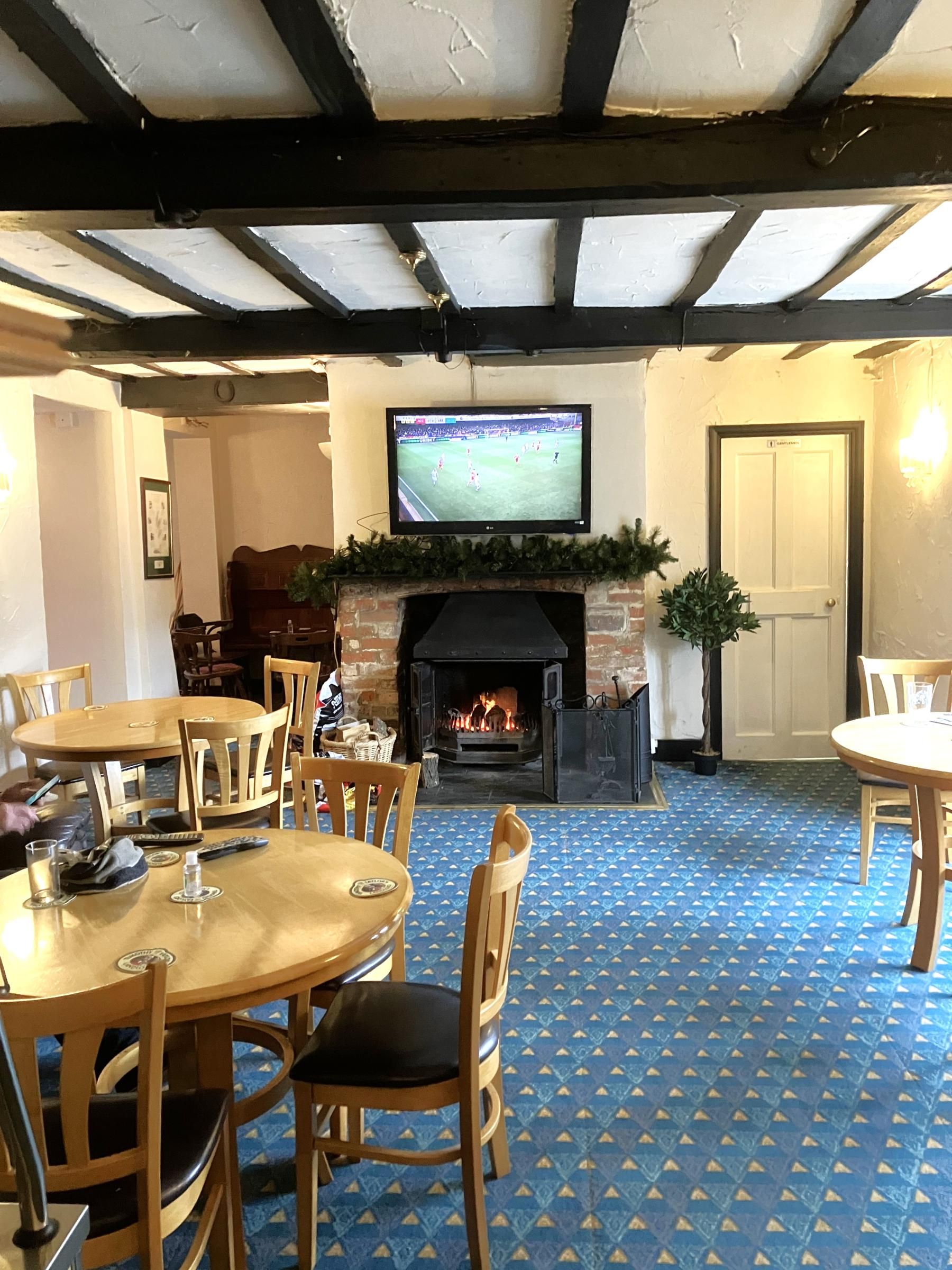 (Pub, Bar). Published on 28-01-2023