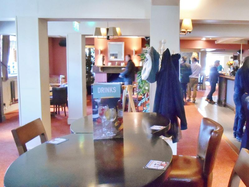 (Pub, Bar). Published on 01-04-2019 