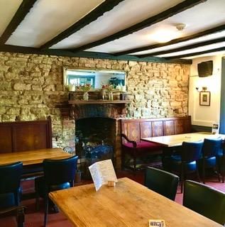 (Pub, Bar). Published on 18-08-2022