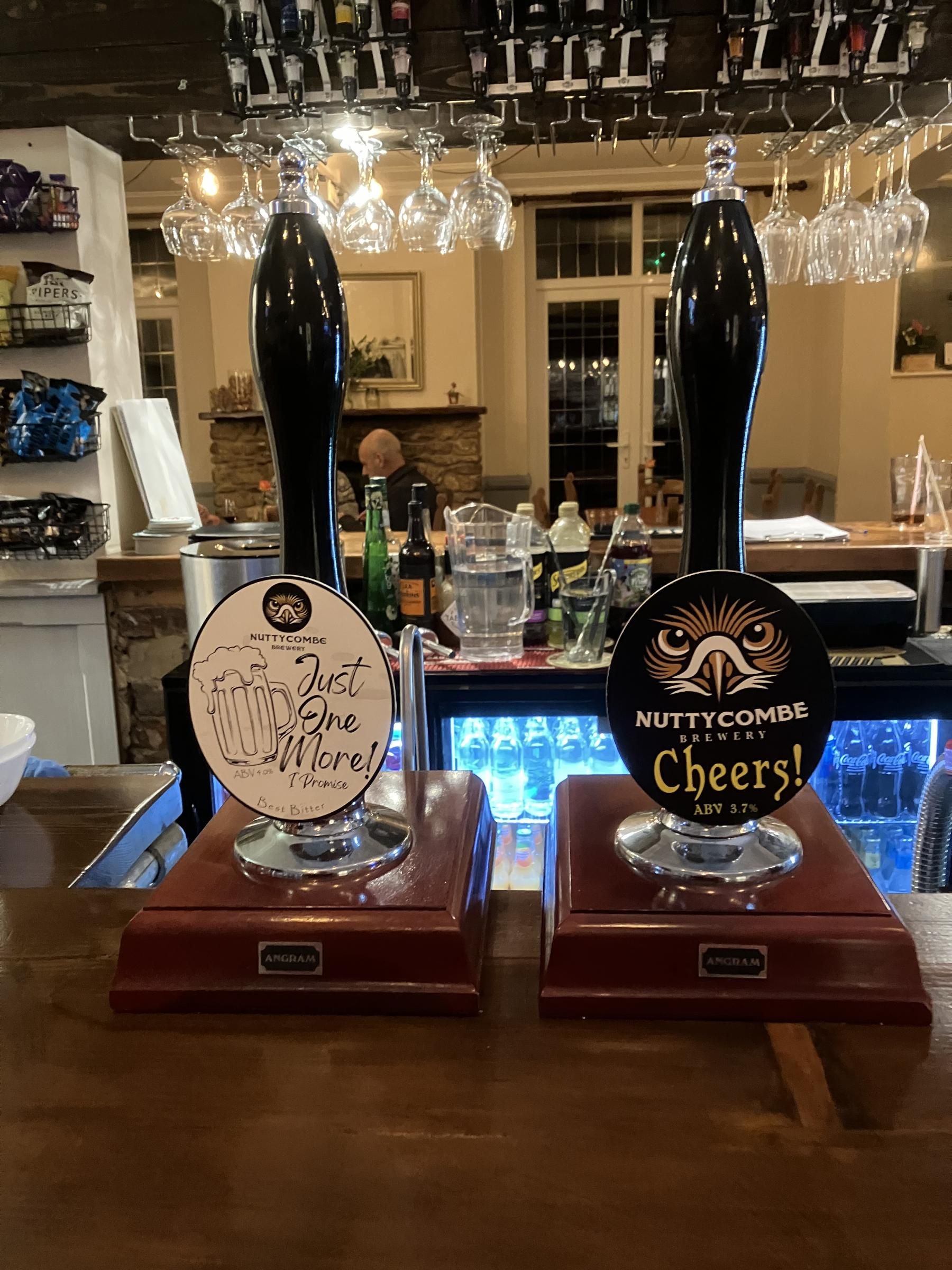 (Pub, Bar). Published on 12-02-2023