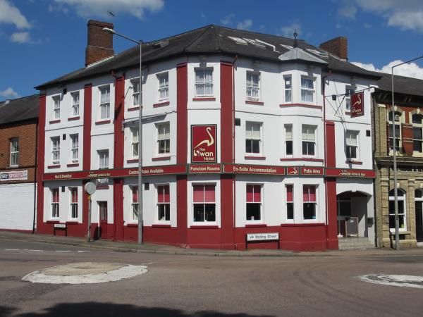 Swan Hotel, Fenny Stratford. (Pub, External). Published on 22-02-2015