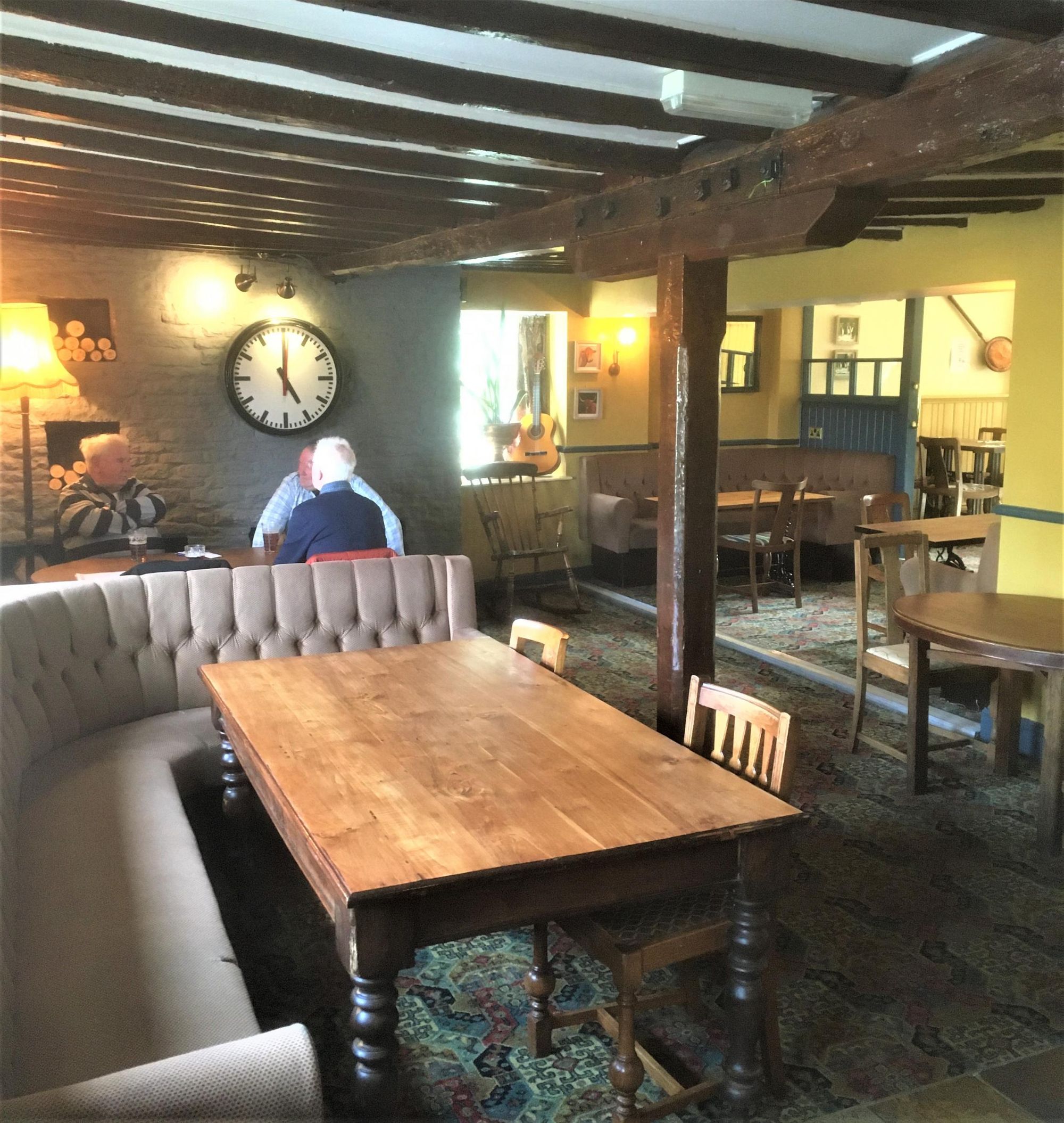 (Pub, Bar). Published on 16-02-2022