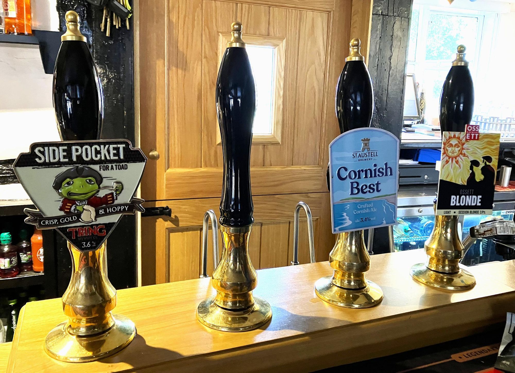 Handpumps. (Pub, Bar). Published on 04-08-2026