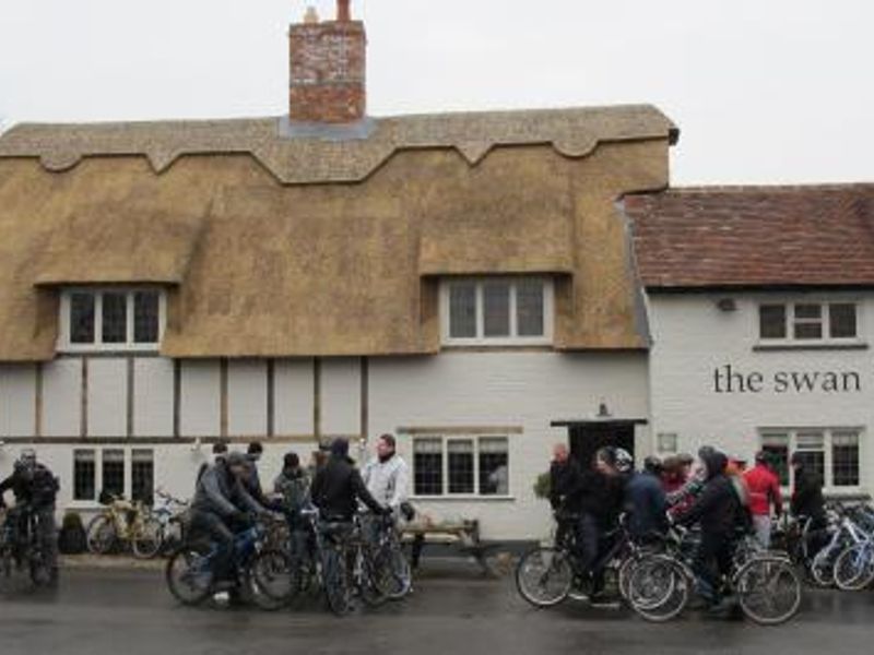 Swan, Milton Keynes Village. (Pub, External). Published on 22-02-2015