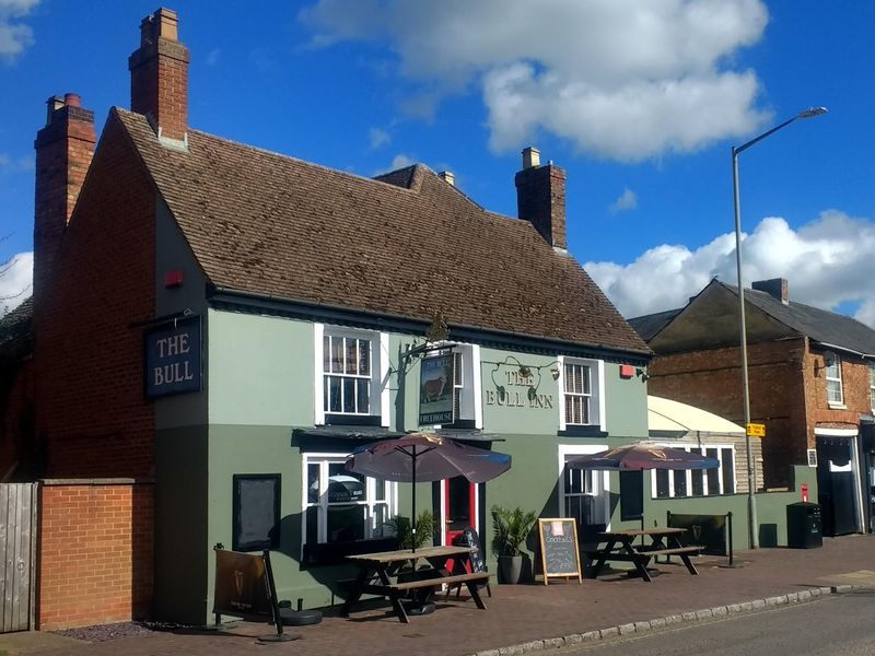 The Bull, Newport Pagnell. (Pub, External, Sign). Published on 14-03-2022 