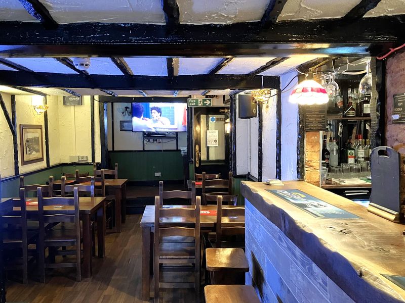 (Pub, Bar). Published on 01-02-2024