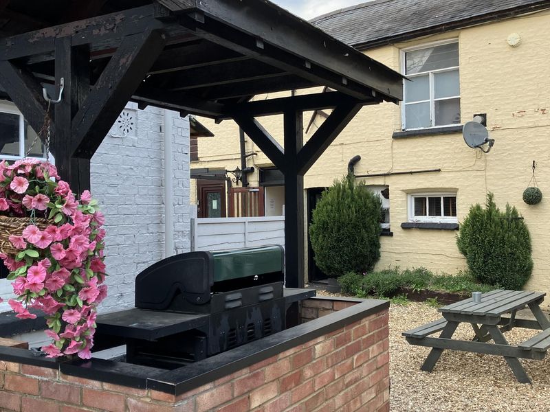 (Pub, External, Garden). Published on 01-02-2024