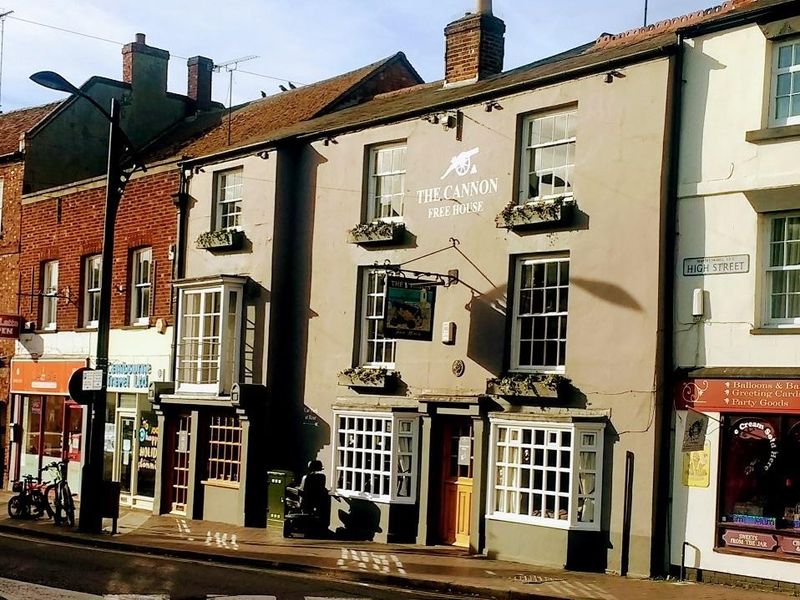 The Cannon, Newport Pagnell. (Pub, External, Sign, Key). Published on 28-02-2022