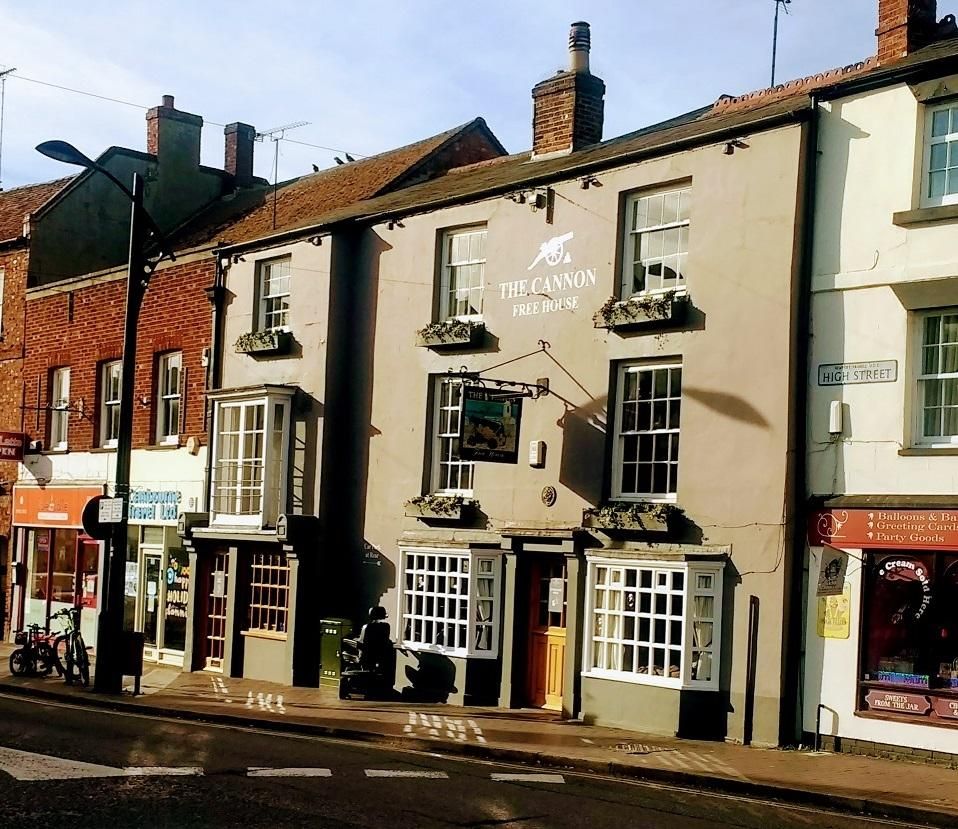 The Cannon, Newport Pagnell. (Pub, External, Sign, Key). Published on 28-02-2022