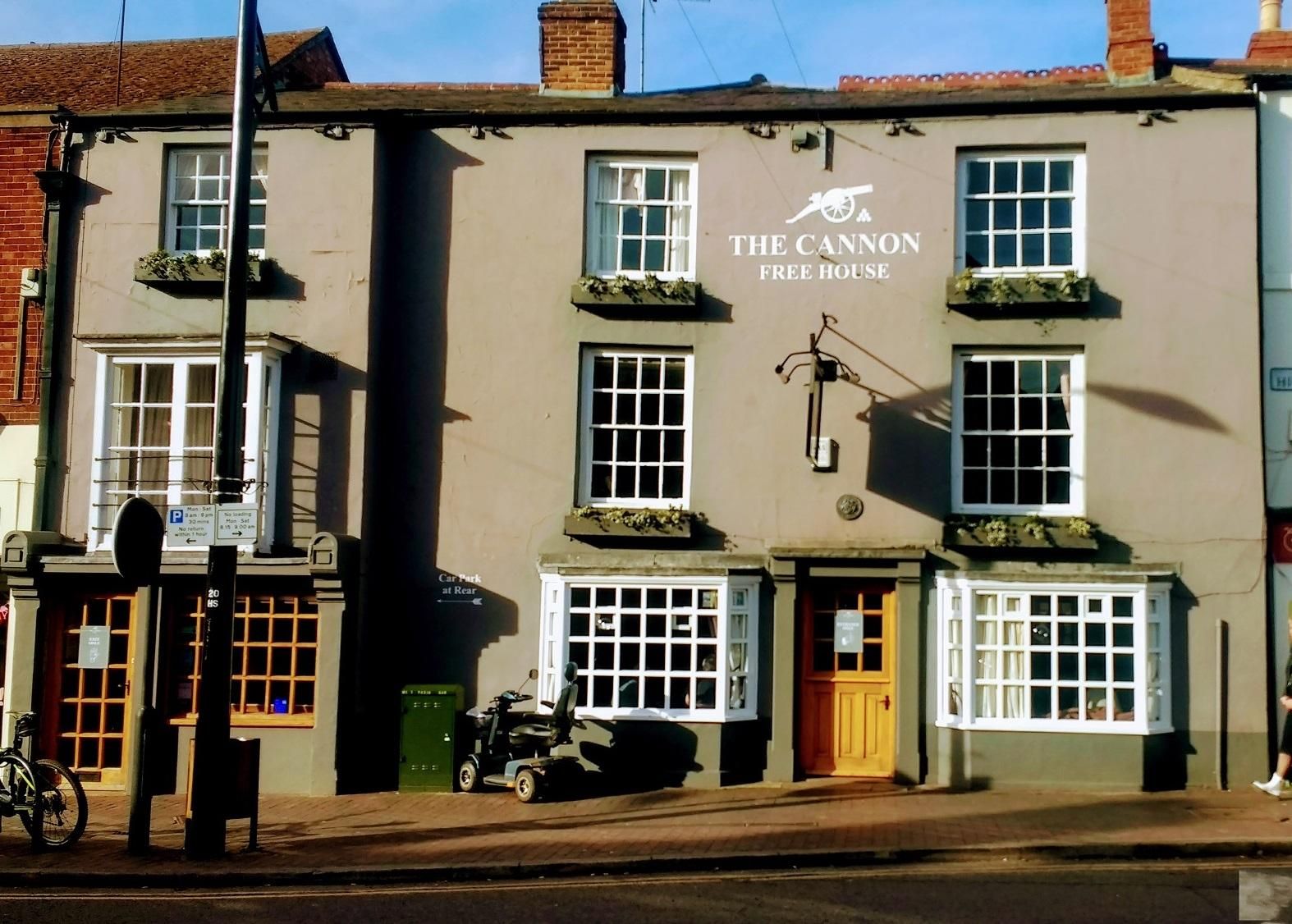The Cannon, Newport Pagnell. (Pub, External, Sign, Key). Published on 28-02-2022