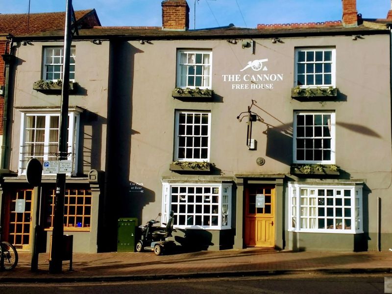 The Cannon, Newport Pagnell. (Pub, External, Sign, Key). Published on 28-02-2022