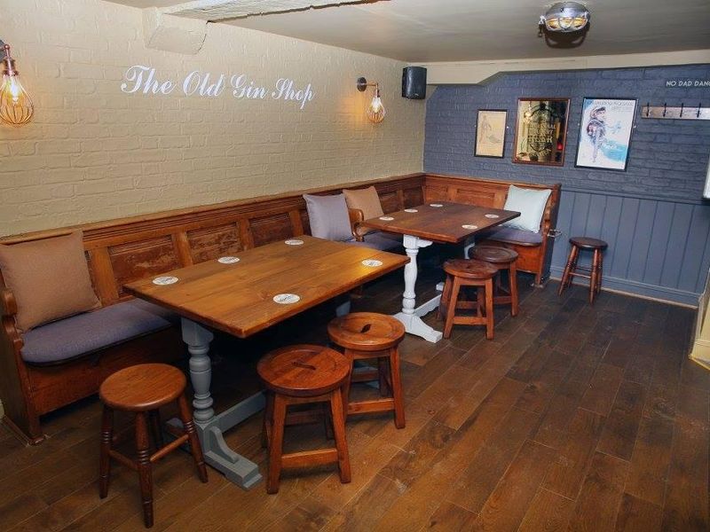 (Pub, Bar). Published on 03-04-2022 