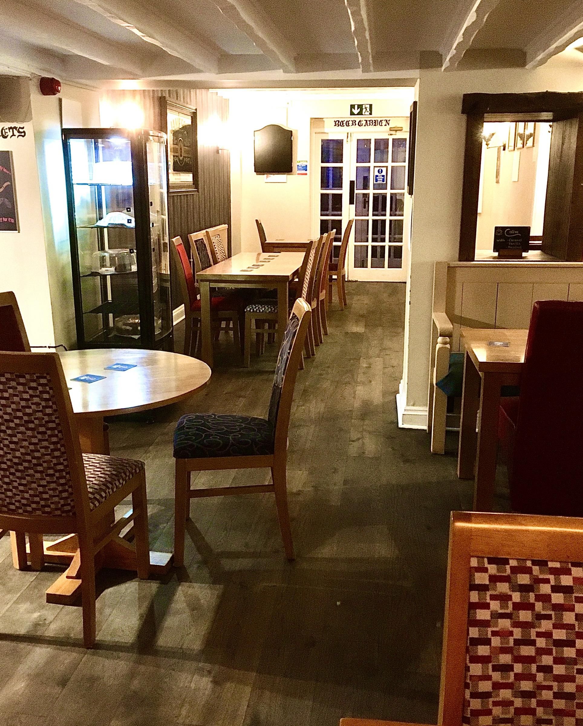(Pub, Bar). Published on 29-03-2022