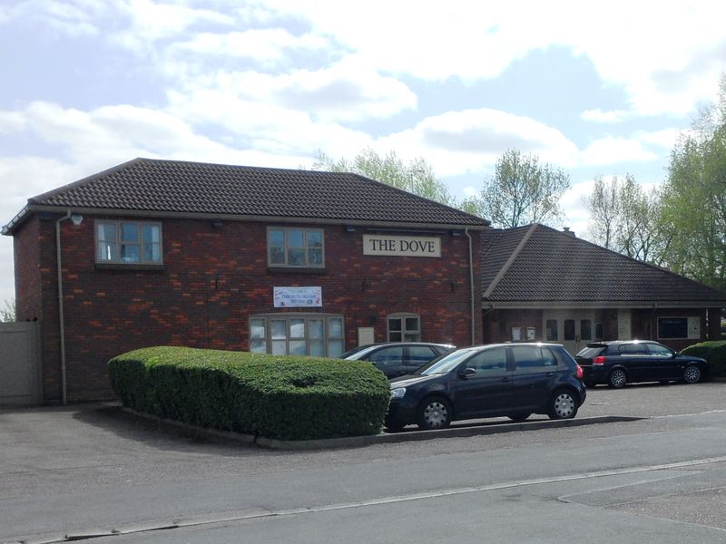 The Dove, Newport Pagnell. (Pub, External). Published on 13-04-2014 