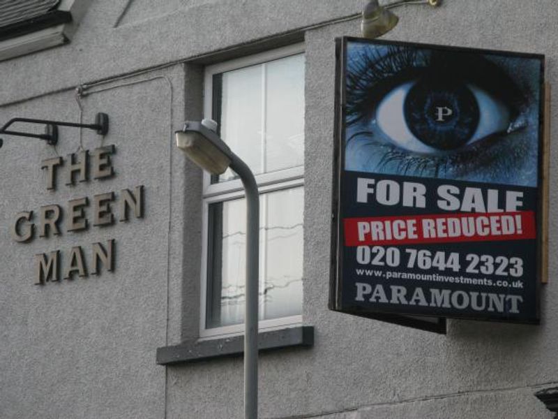 Gren Man, Newport Pagnell. (Pub, External). Published on 22-02-2015