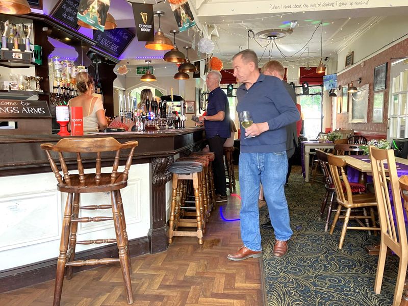 (Pub, Bar). Published on 29-05-2024