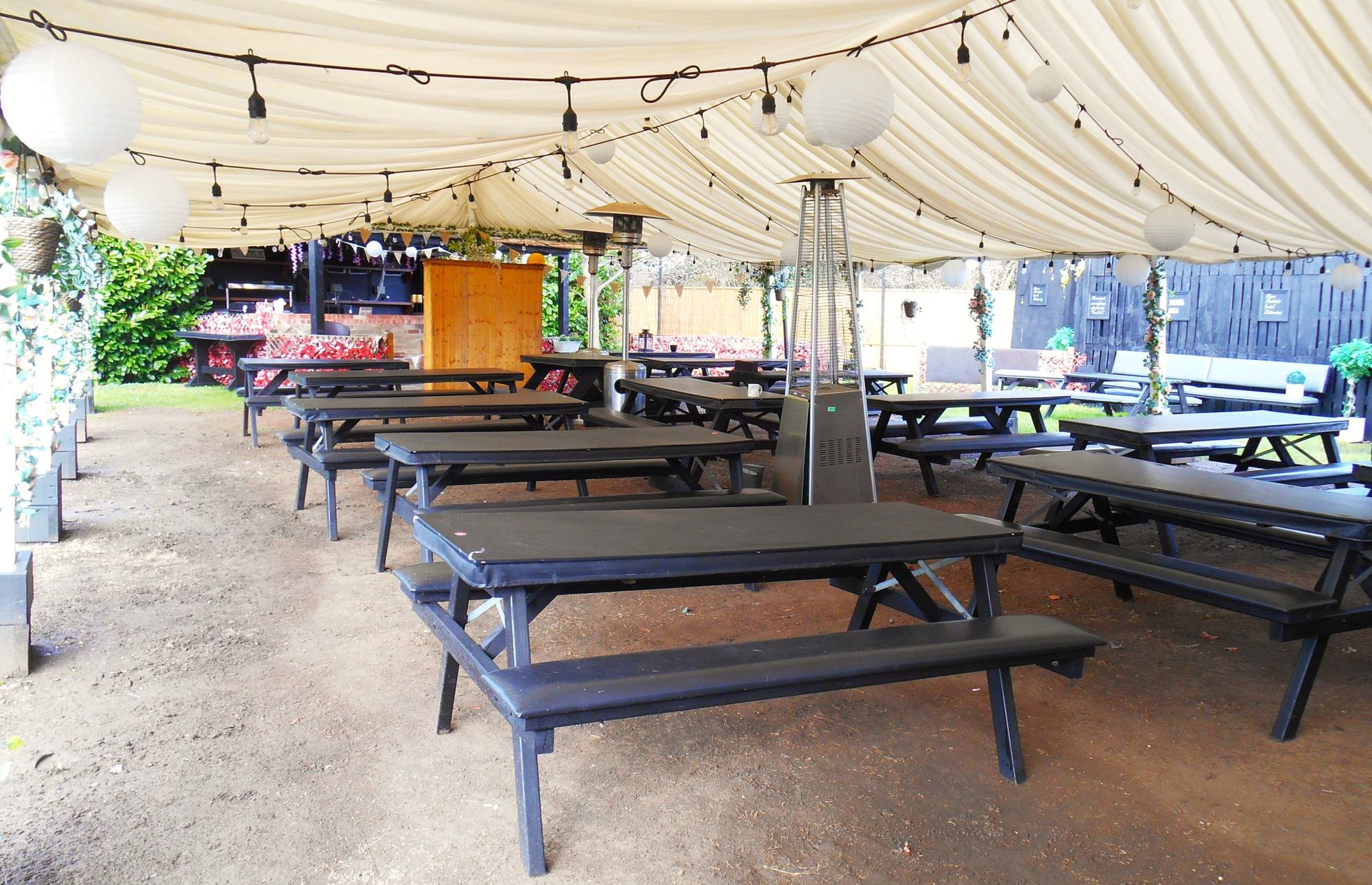 (Pub, Bar, Garden). Published on 19-03-2023