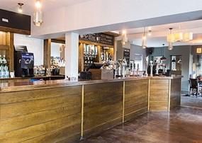 (Pub, Bar). Published on 22-07-2022