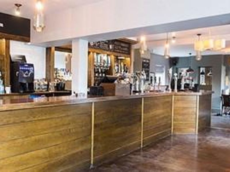 (Pub, Bar). Published on 22-07-2022 