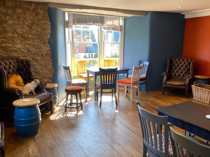 (Pub, Bar). Published on 06-01-2023 
