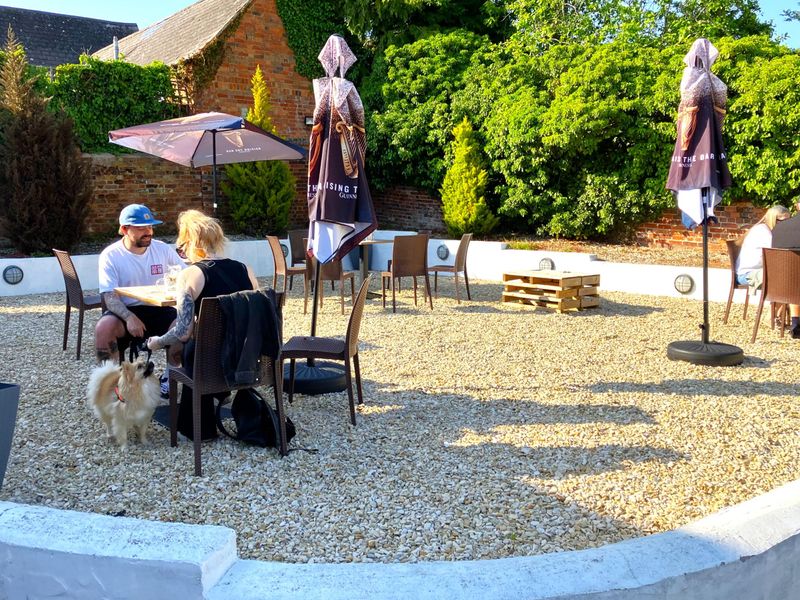 (Pub, External, Garden, Customers). Published on 17-04-2026 