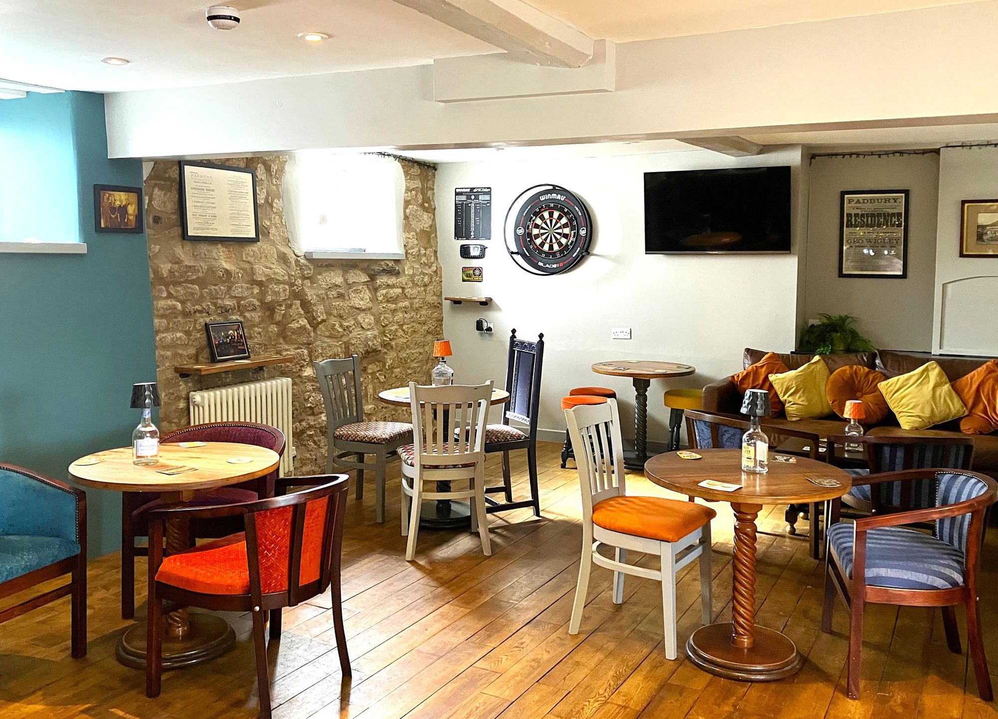 (Pub, Bar). Published on 17-04-2026