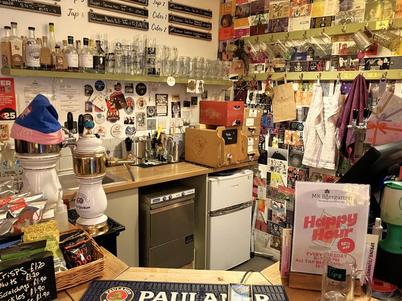 (Pub, Bar). Published on 30-12-2023