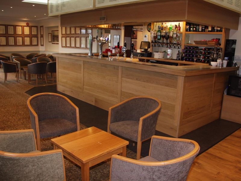 (Pub, Bar). Published on 30-03-2022 