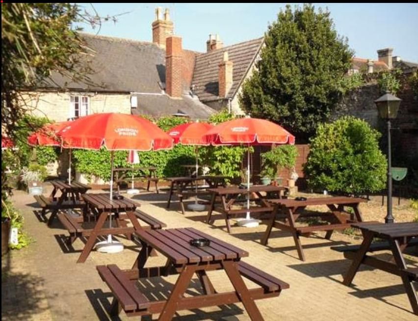 (Pub, External, Garden). Published on 30-07-2022