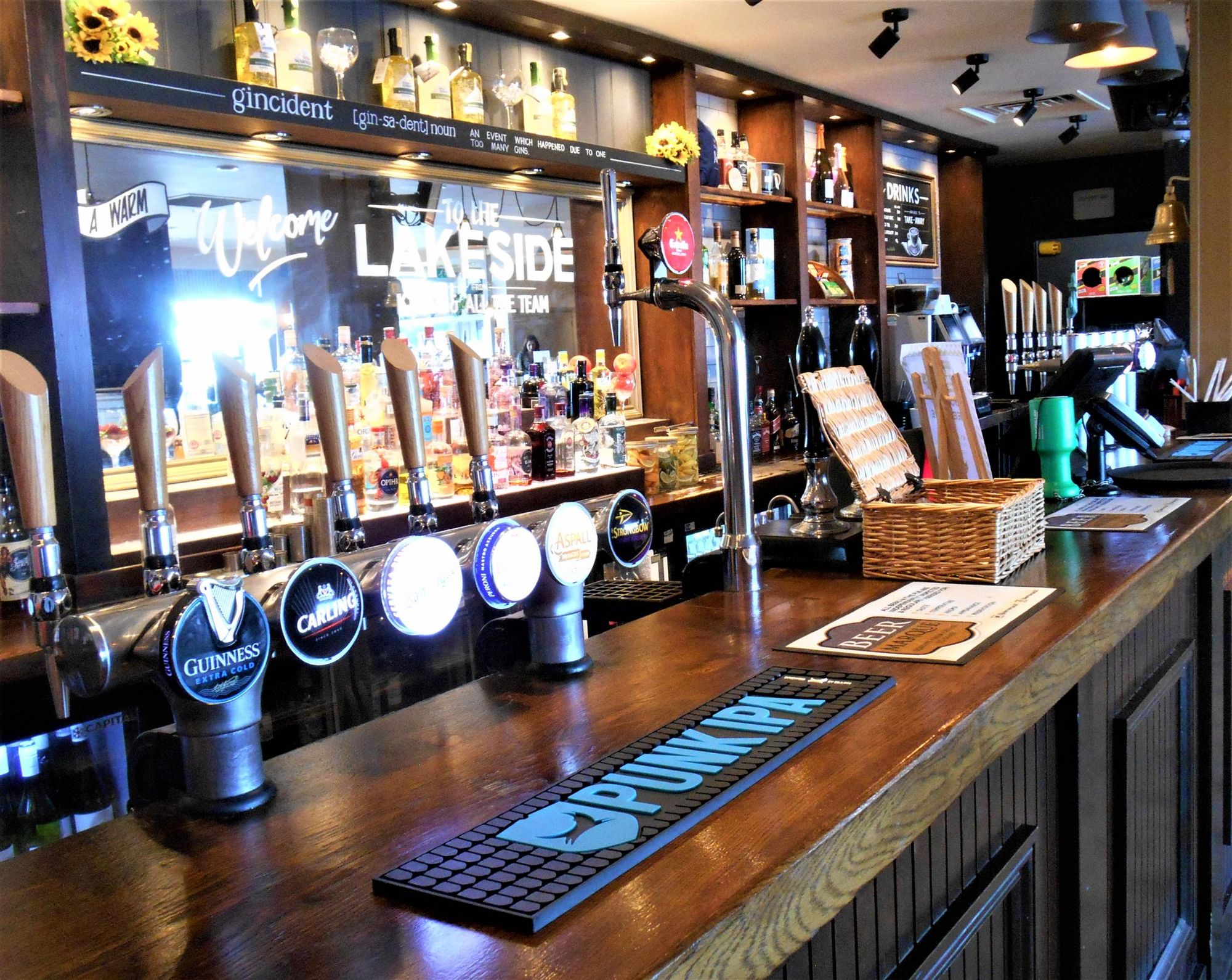 (Pub, Bar). Published on 18-05-2022