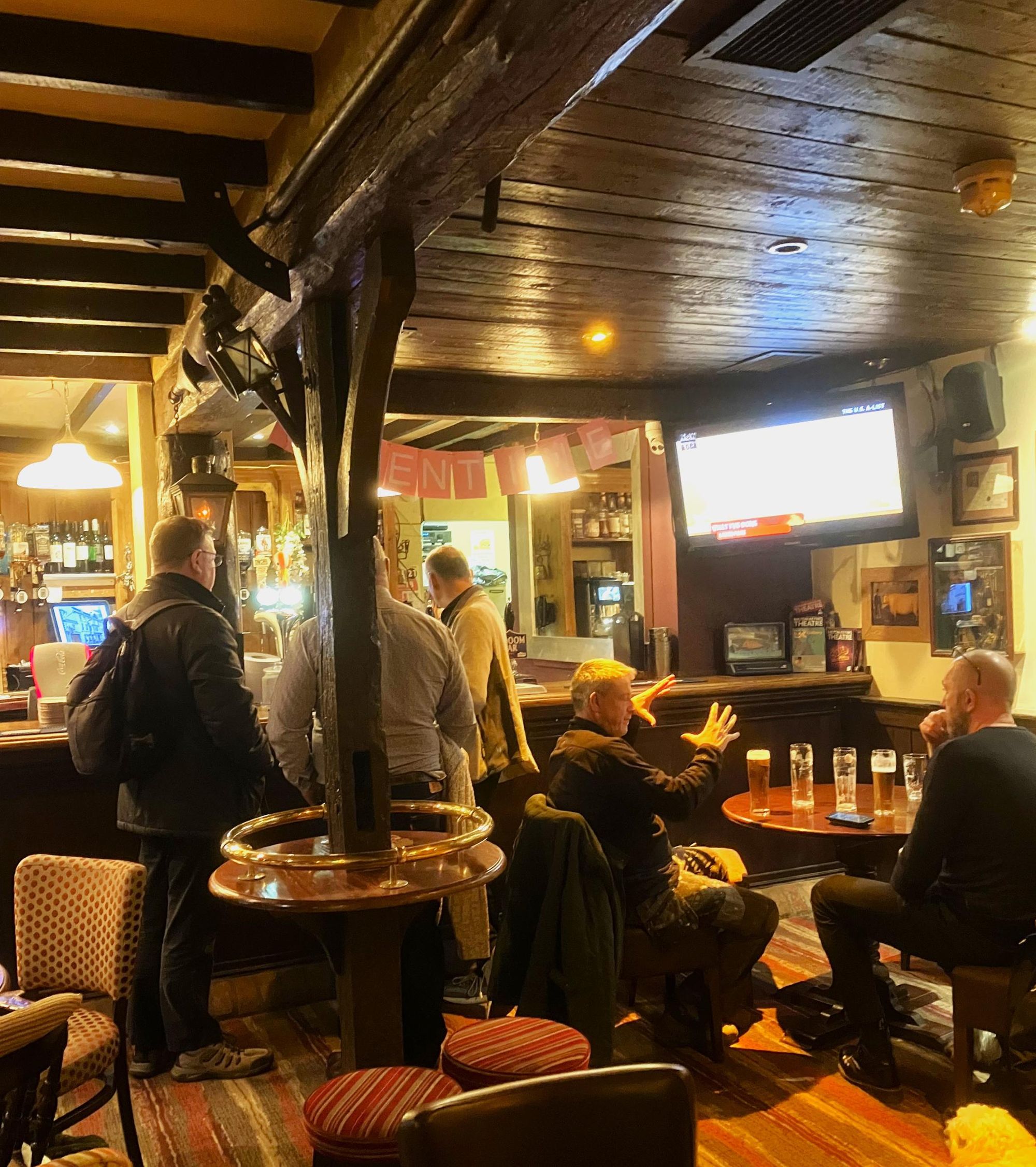 (Pub, Bar, Customers). Published on 21-02-2023
