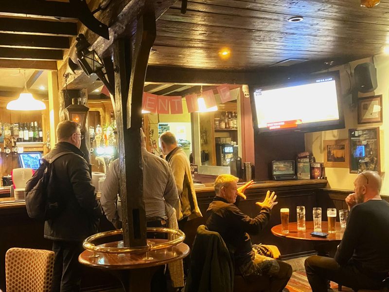 (Pub, Bar, Customers). Published on 21-02-2023