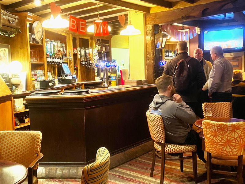 (Pub, Bar, Customers). Published on 21-02-2023